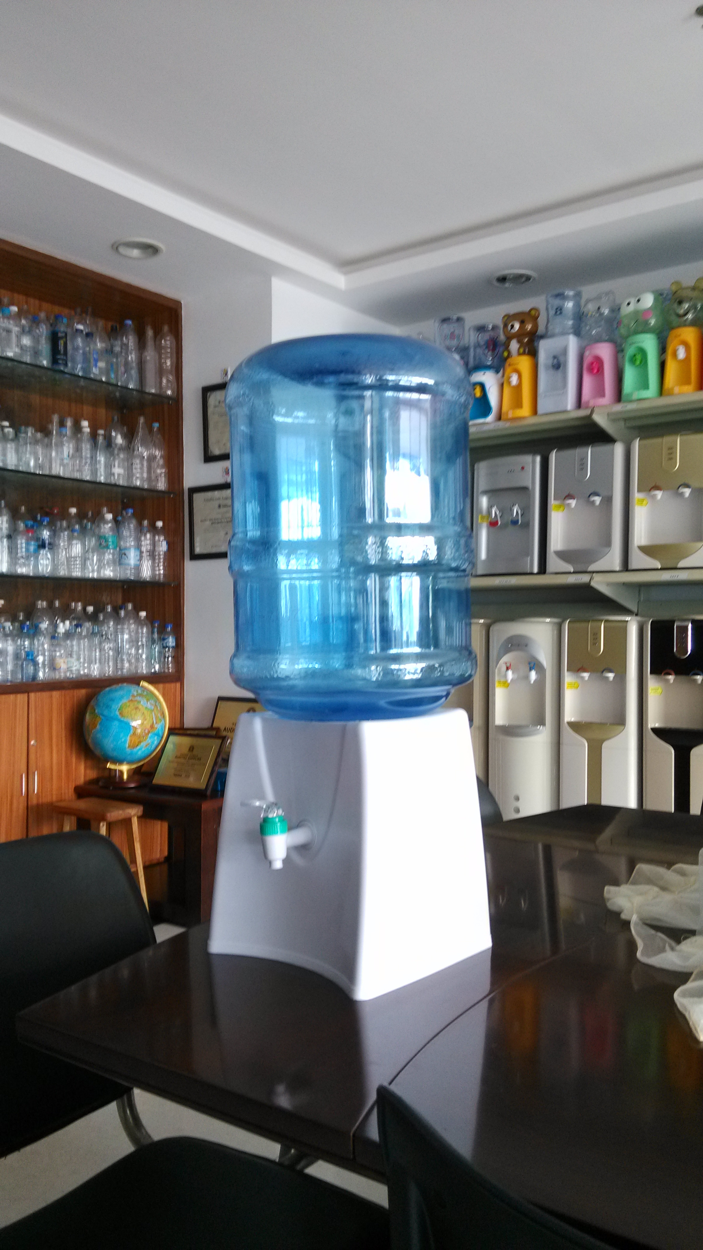 Mini dispensador de agua