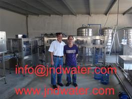 Agua potable de Shenzhen J & D instala 120 bph barril de línea de agua en Madagascar