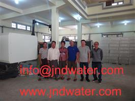 Shenzhen J & D agua potable instalar la máquina de moldeo por inyección de plástico en Myanmar